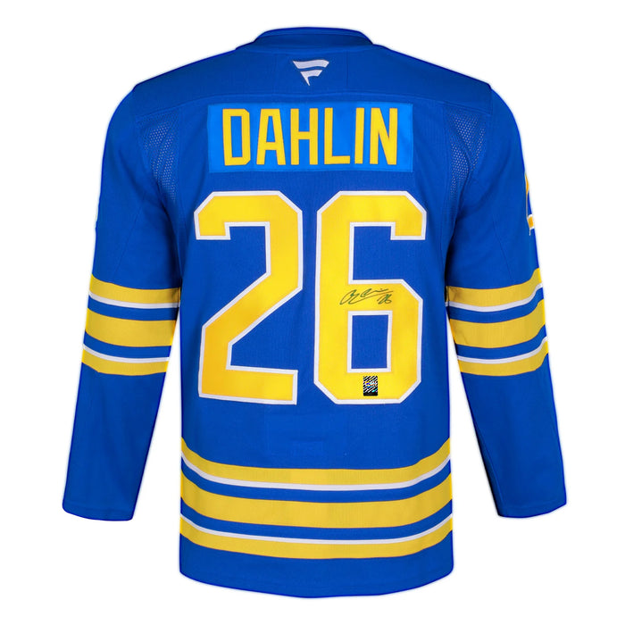 Sam Reinhart a signé le maillot des Sabres de Buffalo