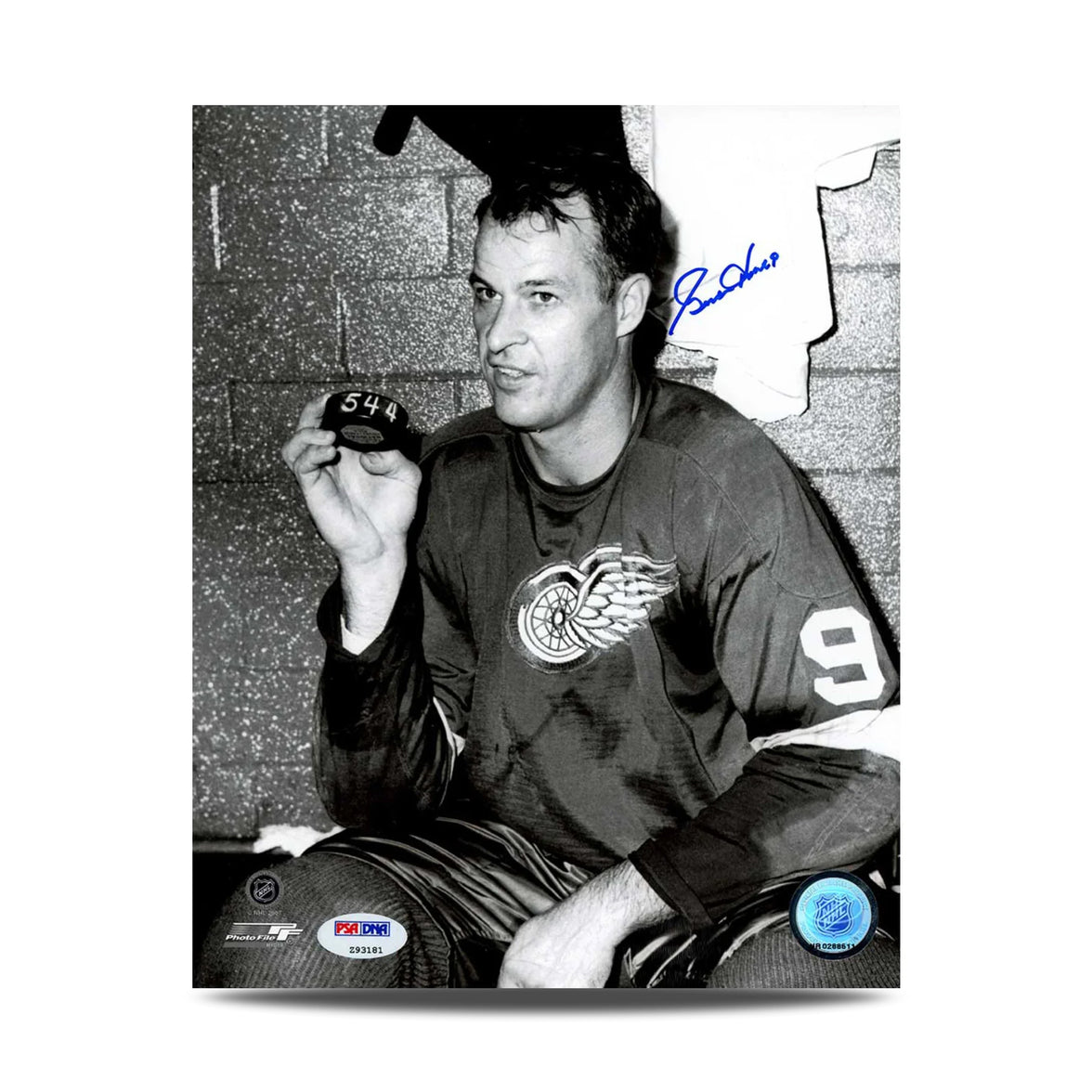 Gordie Howe Signed Detroit Red Wings 8X10 Photo